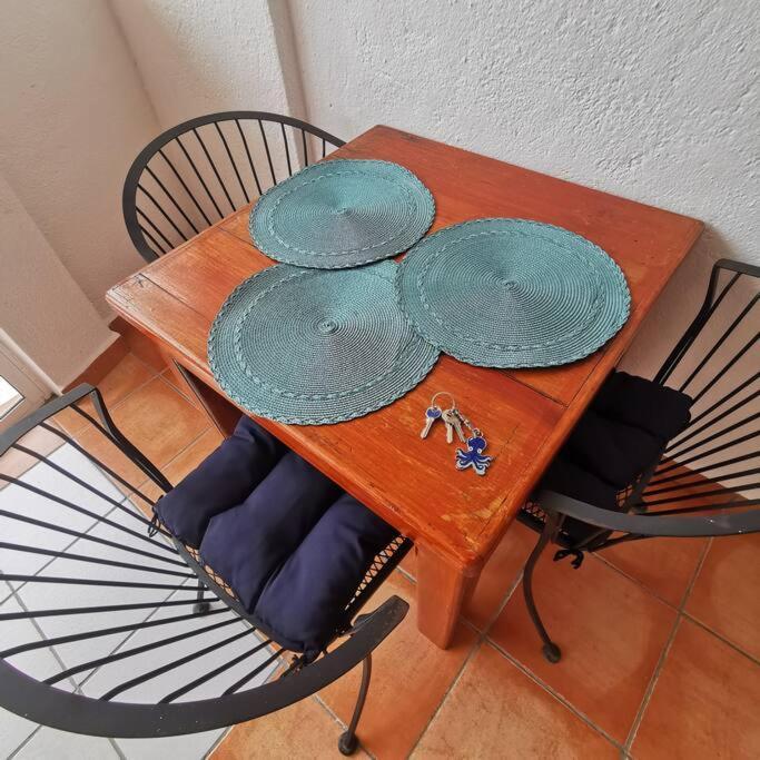 1 Bedroom Apt With Ac , Tv , Wi-Fi Near Dt And Beach 지와타네호 외부 사진