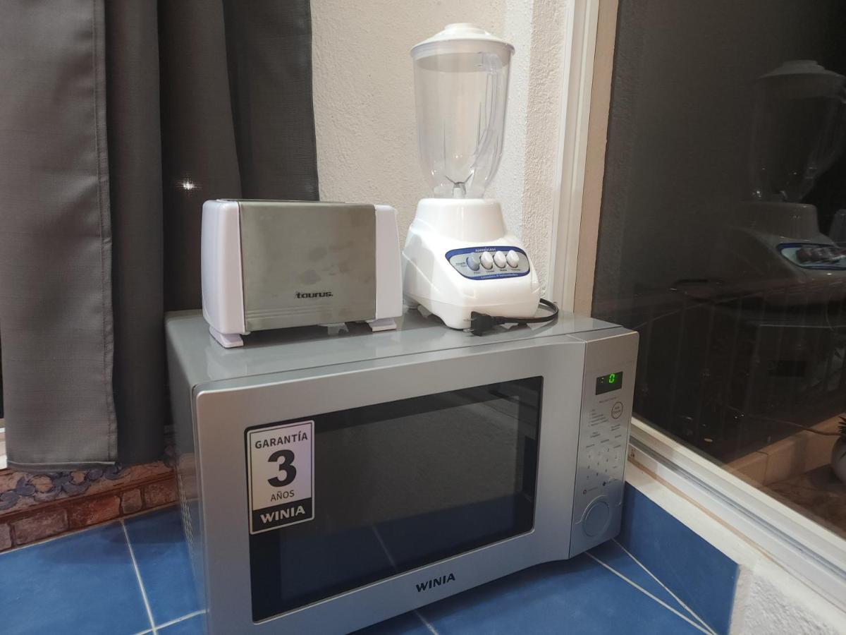 1 Bedroom Apt With Ac , Tv , Wi-Fi Near Dt And Beach 지와타네호 외부 사진